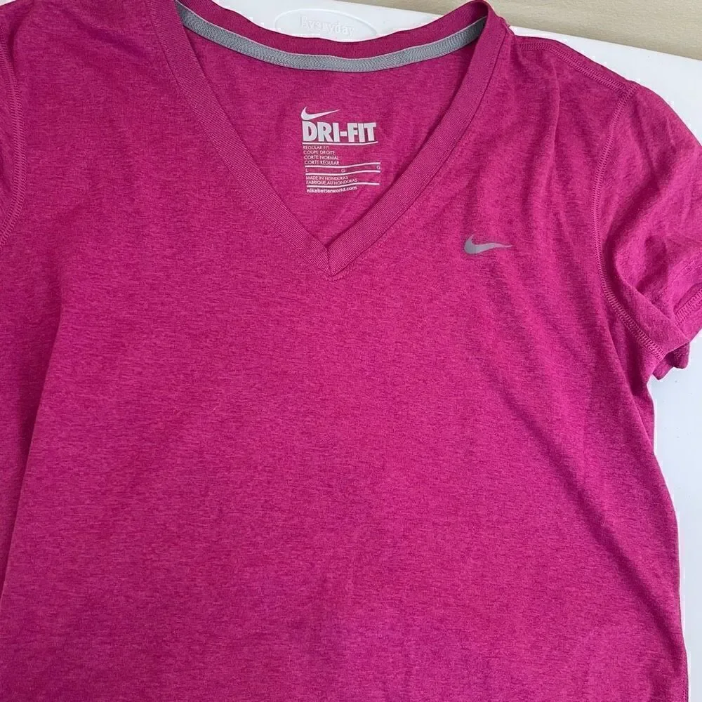 Nike|Dri-Fit|Moisture Wicking|Large